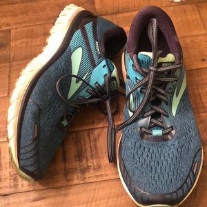 brooks adrenaline extra wide